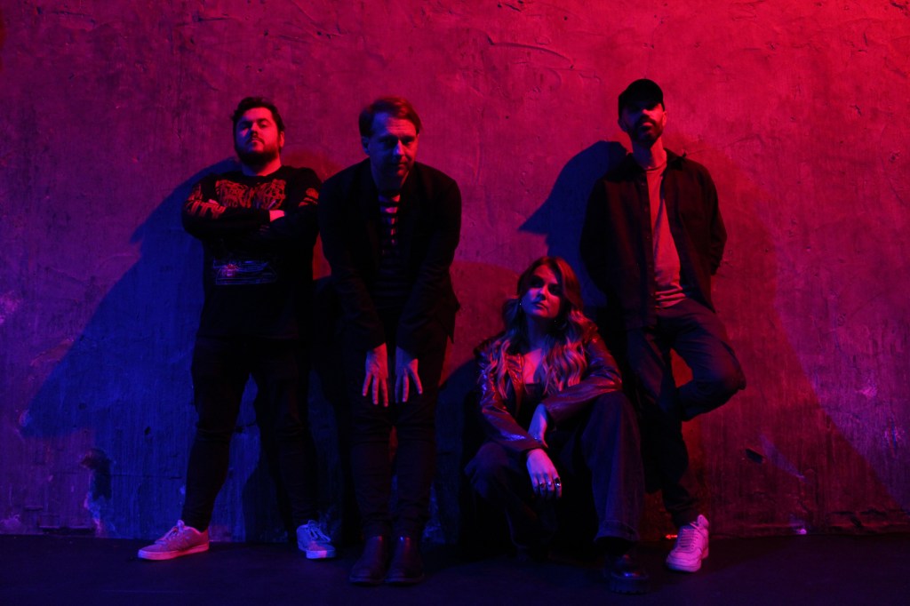 In Athens sort son tout premier&nbsp;single