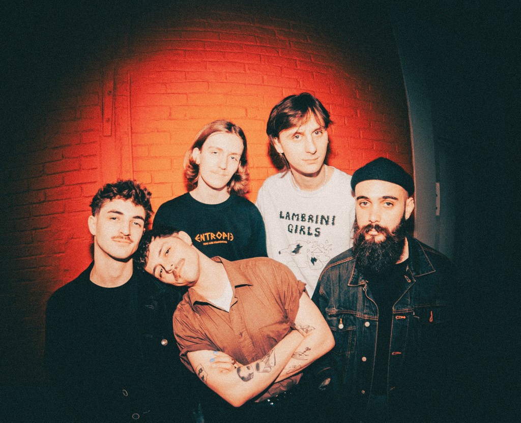 chest. sort un nouveau&nbsp;single